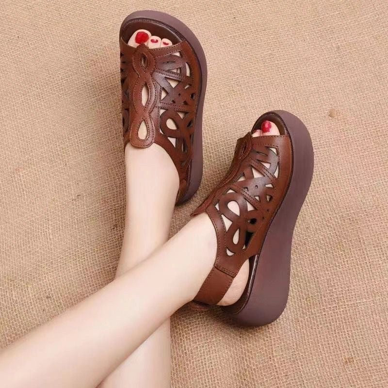 Sandalias de plataforma con recortes